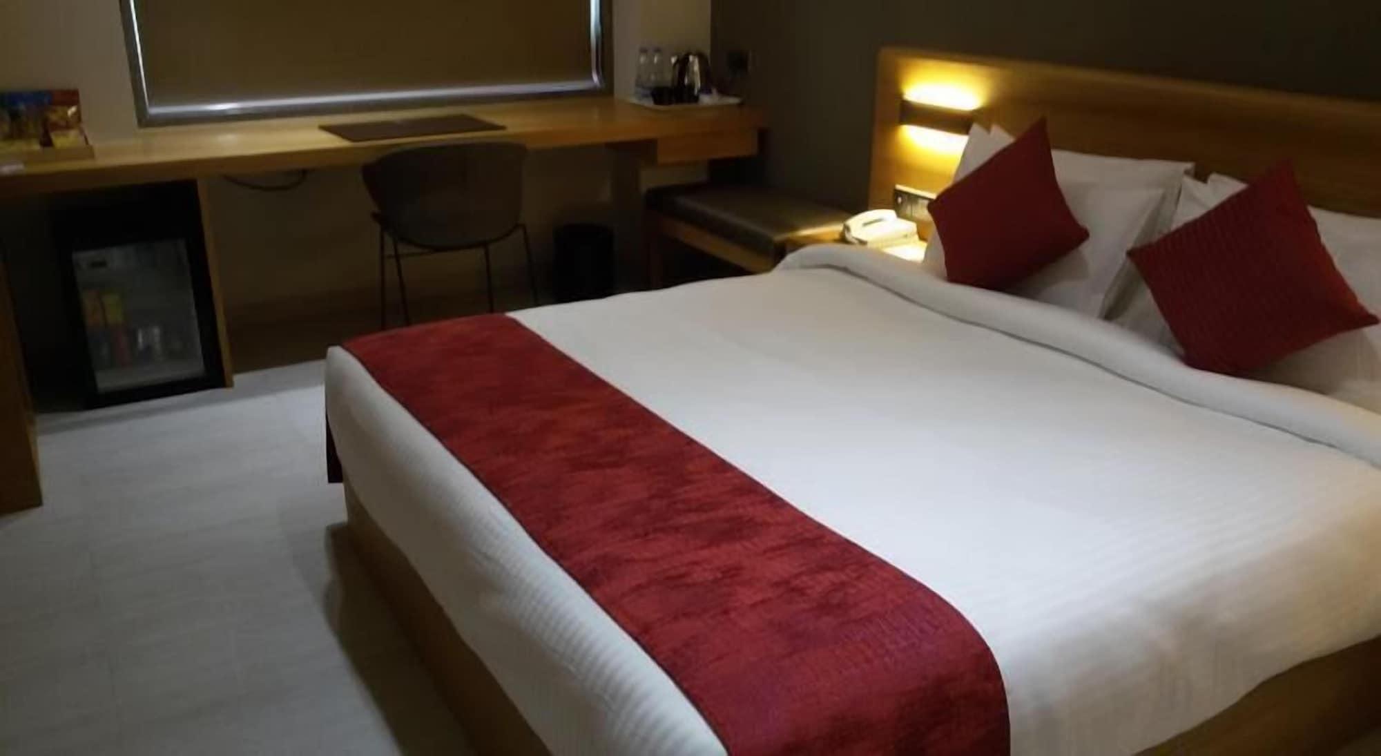 Hotel Suba Elite Vadodara Exteriör bild